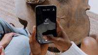 La Commission européenne interdit TikTok