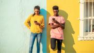 Les consommateurs passent plus de 5 heures par jour sur leur mobile, selon data.ai